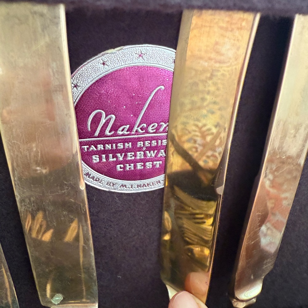 Gold Flatware Set in Wood Storage Case - Unbranded - Picture 3 of 5